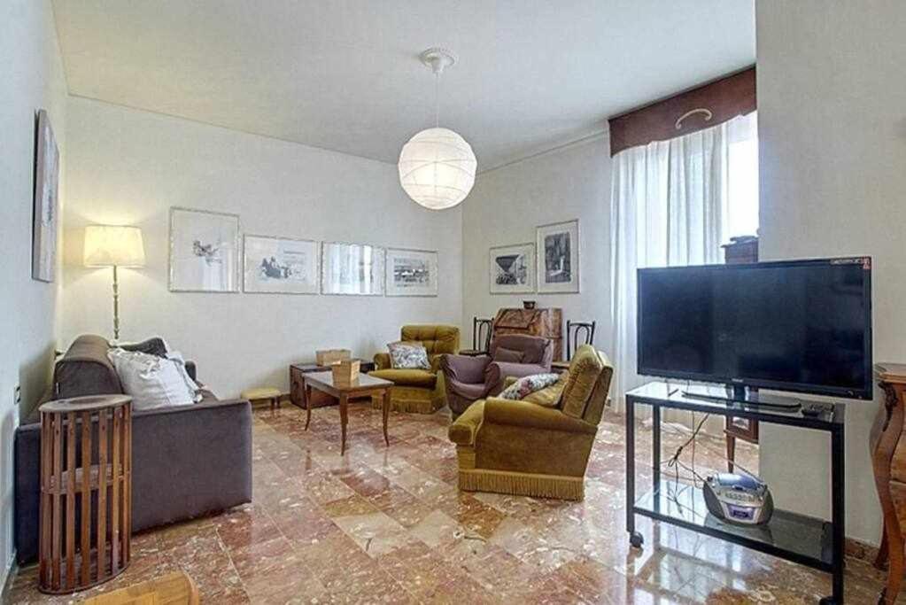 Frati Bigi With Two Bedrooms And Parking Флоренция Екстериор снимка