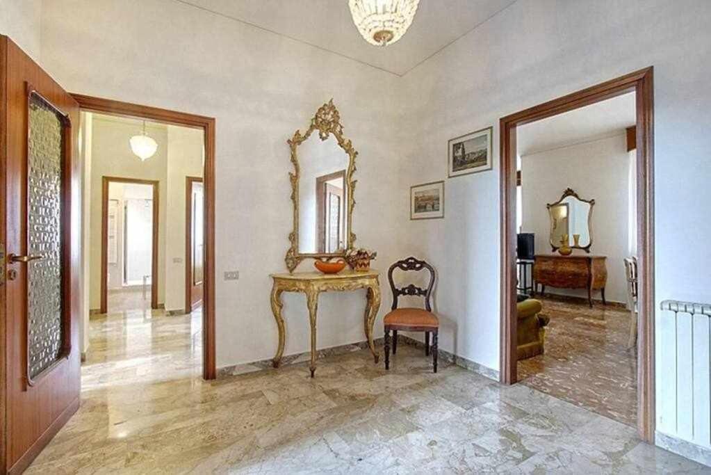 Frati Bigi With Two Bedrooms And Parking Флоренция Екстериор снимка
